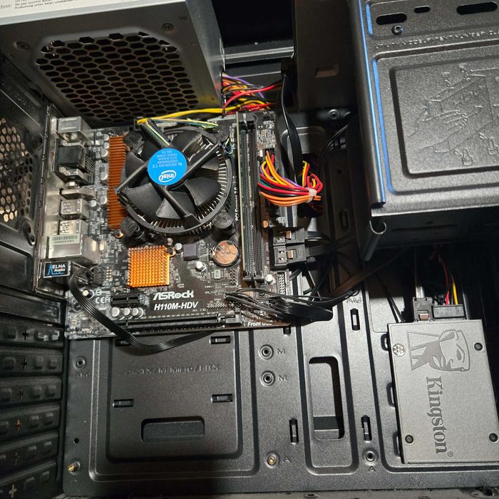 Продавам Компютър