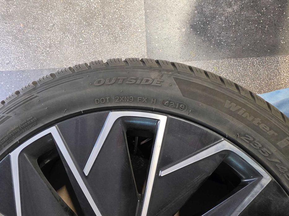 Зимни гуми Hankook Winter I*cept Evo2 235/45/18