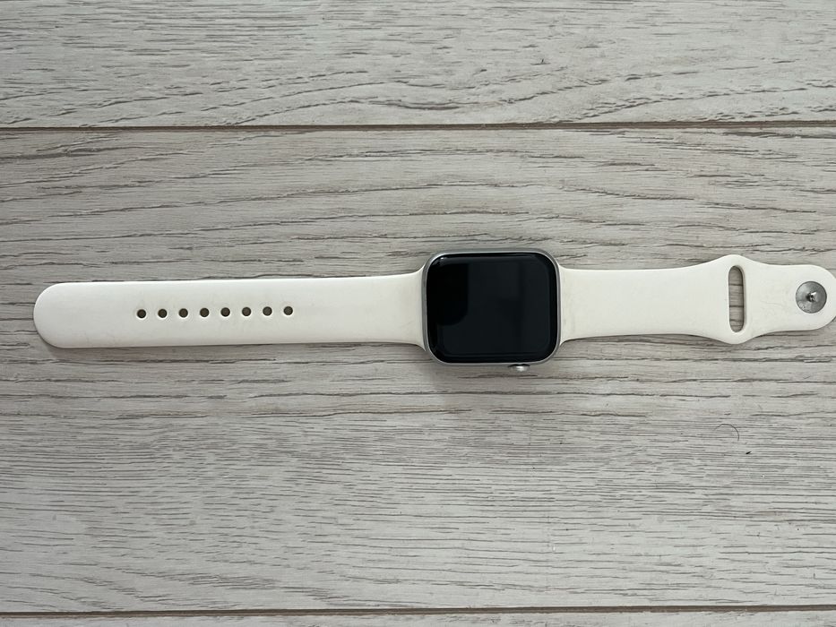 Смарт часы 44мм Apple