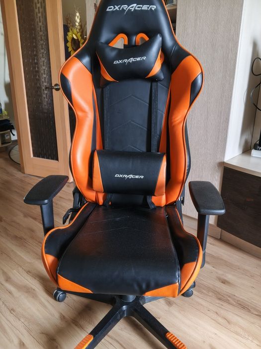 Геймерское кресло DXRAcer