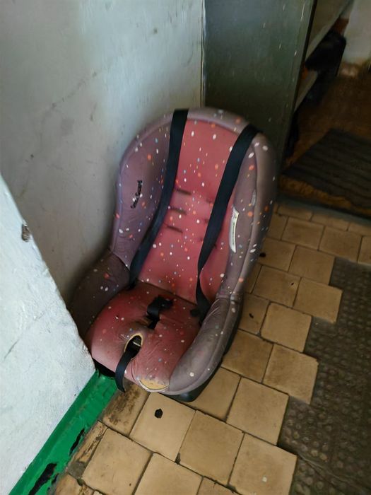 Детское кресло в автомобиль