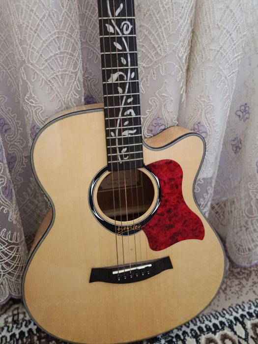 Гитара сотилади .