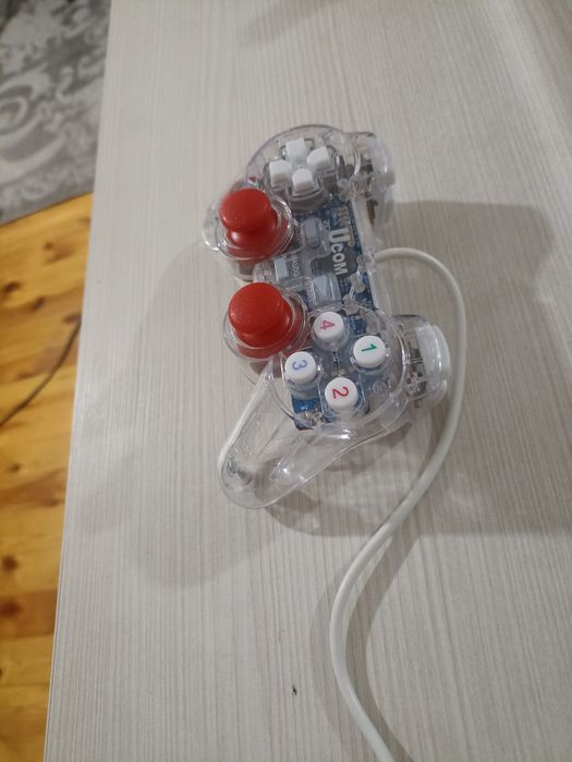 Джойстик сотилади