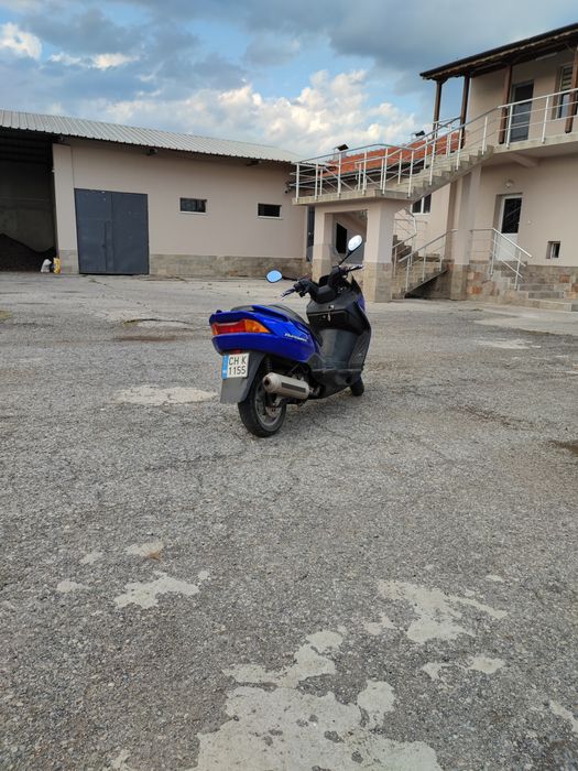 Suzuki Burgman 125 LeoVince