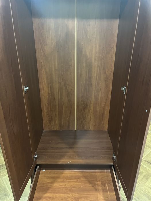 Деревянный Шкаф!