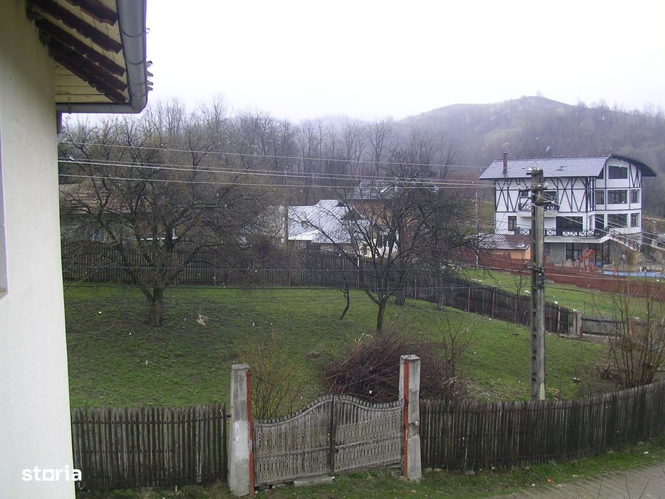 Vând casă spațioasă în Breaza – 1500 mp teren