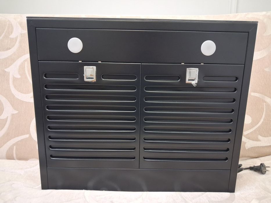 Продаётся  вытяжка SPAGNA новая.