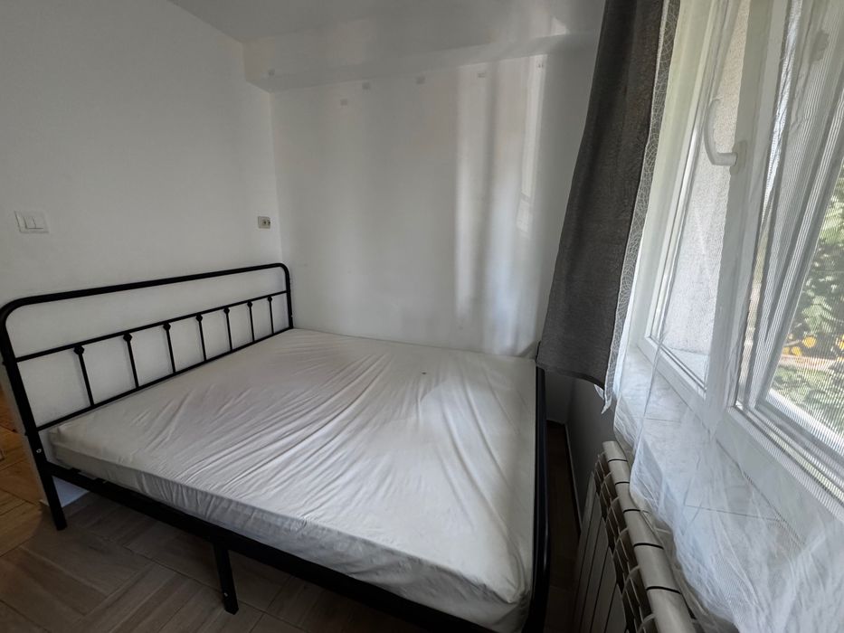 Închiriez garsonieră, Podu Ros, 10 min de Palas , Centru
