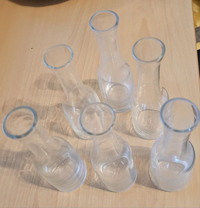 Ючета, захарница стъклена, свещници единия дървен, ваза, сервиз