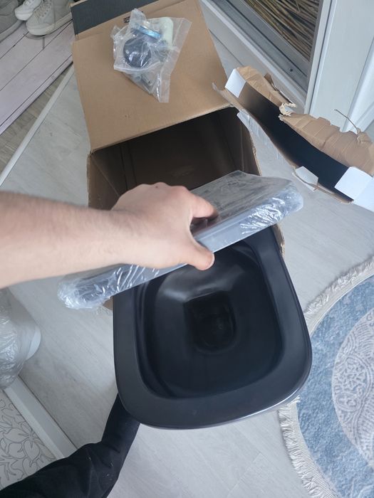 Продам унитаз навесной тупецки новый