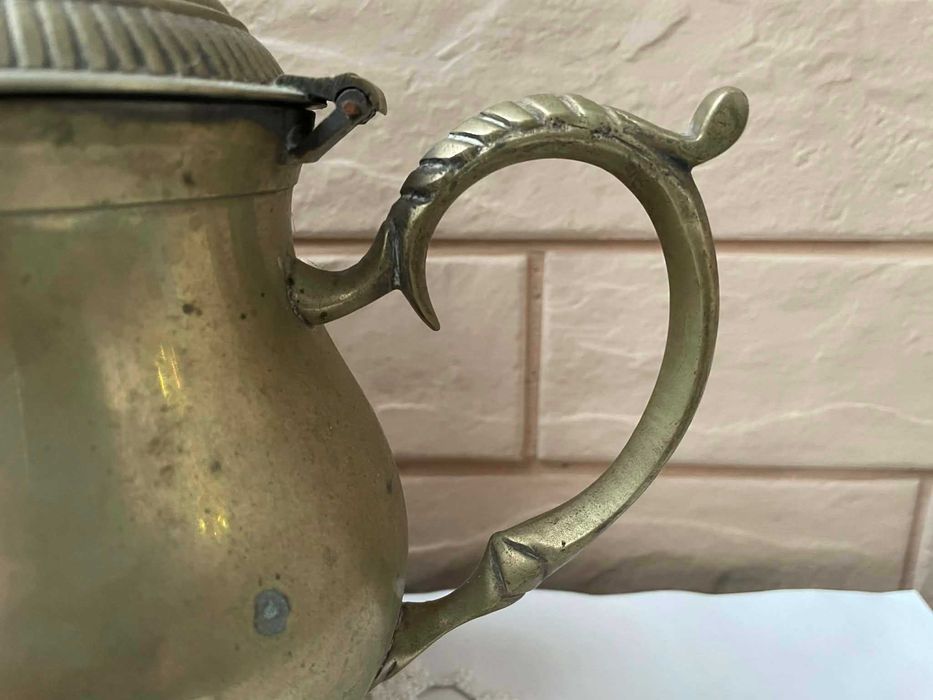 Красив месингов чайник от Англия, масивен и здрав