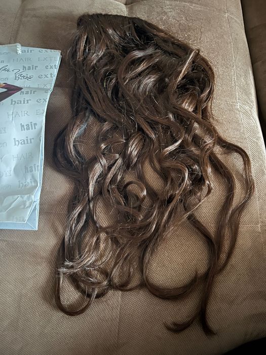 Продавам употребявани екстеншъни от истинска индийска коса на треса
