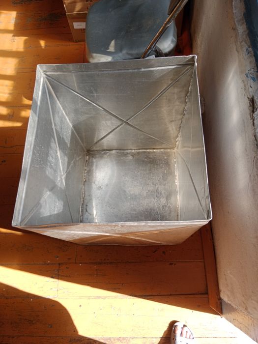 Бак алюминевый 70 на 50.