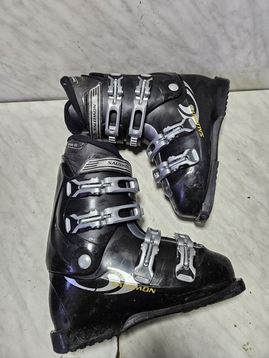 Clapari ski schi  Salomon mondo 27-27,5  corespunde mărimii 41-42