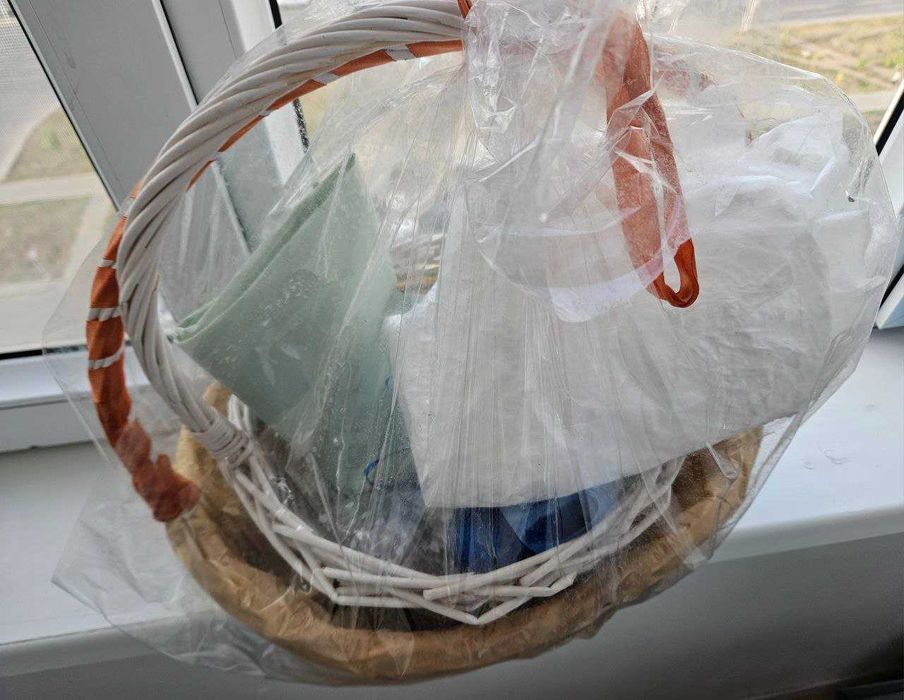 Продам 2 корзины по цене 1 за 3000тг.