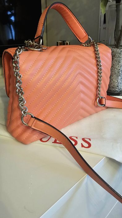 Дамска чанта guess