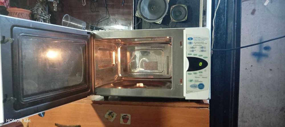 Микроволновая печь LG MC-7642W
