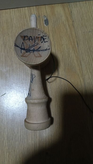 Kendama cu ken x si tama krom pop semnata de davide si vilau locul 3