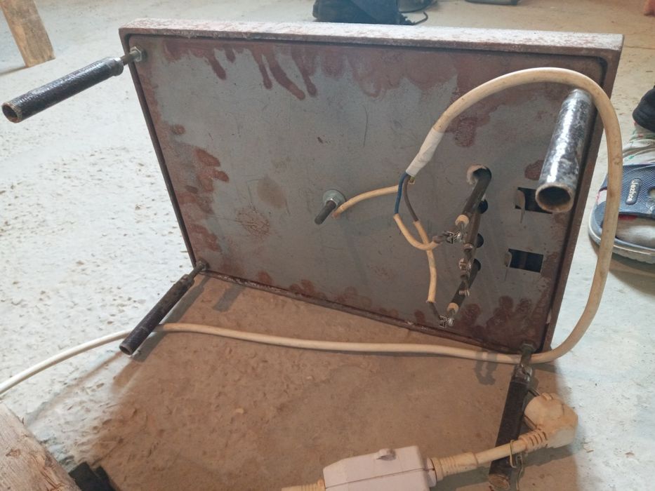 Электр печь 220вт.