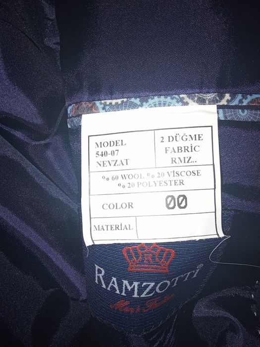 Костюм 2ка срочно торг есть