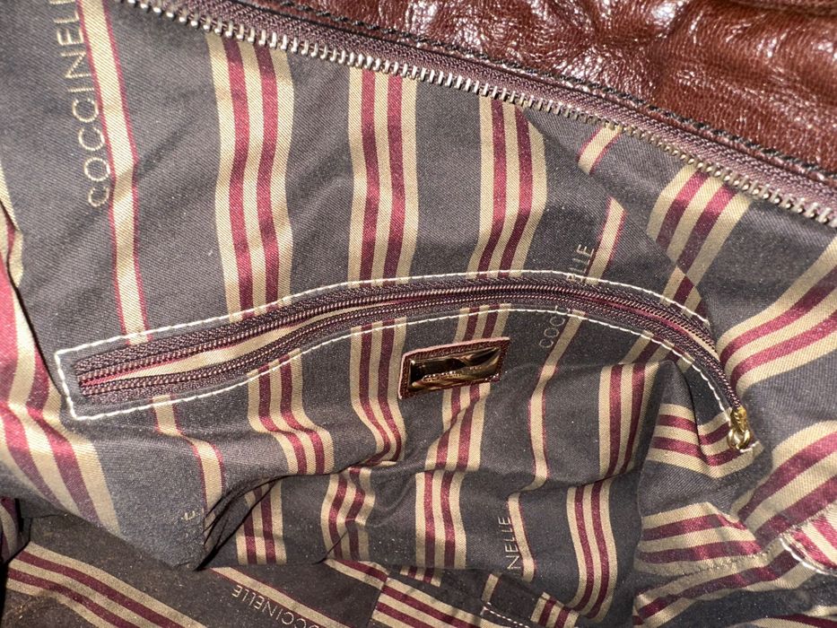 Чанта Coccinelle с две къси дръжки и една през рамо