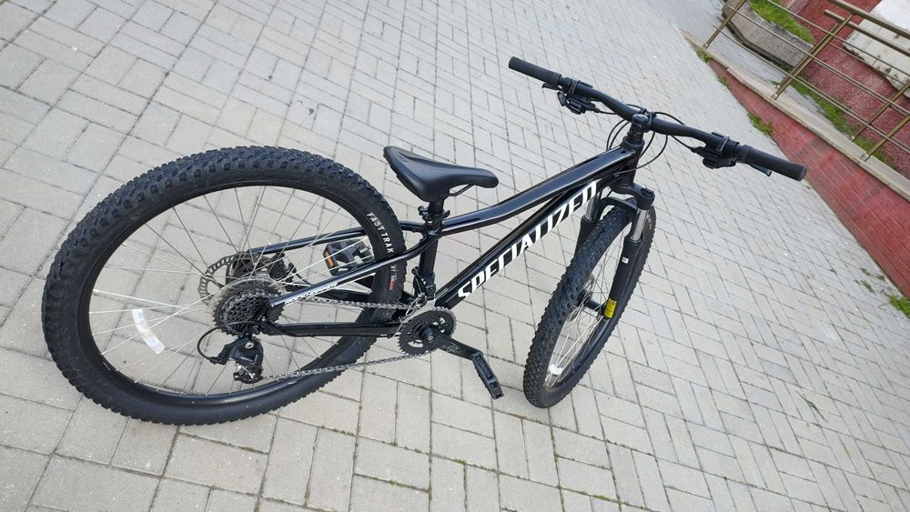 Велосипед SPECIALIZED Rockhopper 26