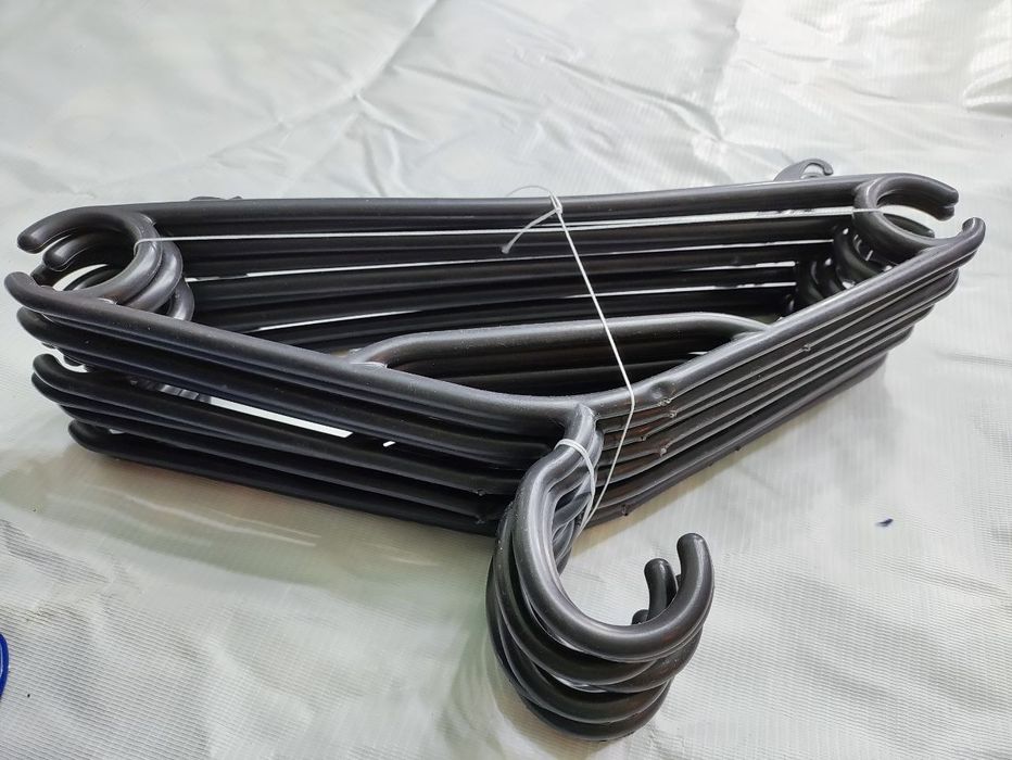 Вешалки в наличий