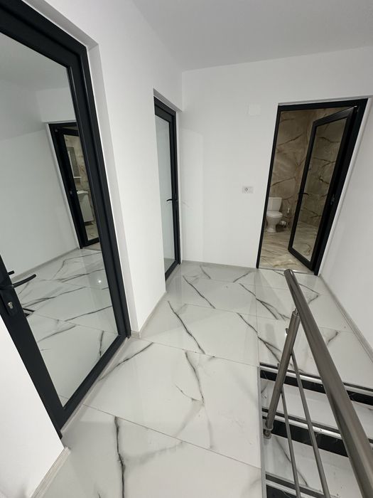 Vand casa cu etaj  Vanatori