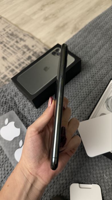 Продам iPhone 11 pro max 64 gb