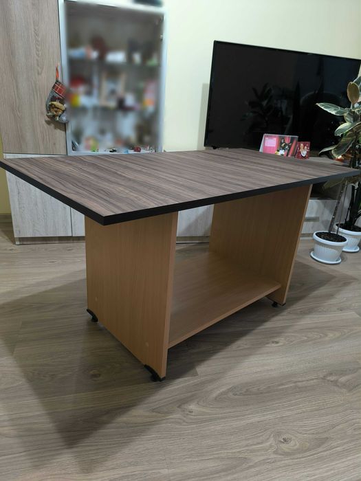 Холна    масичка