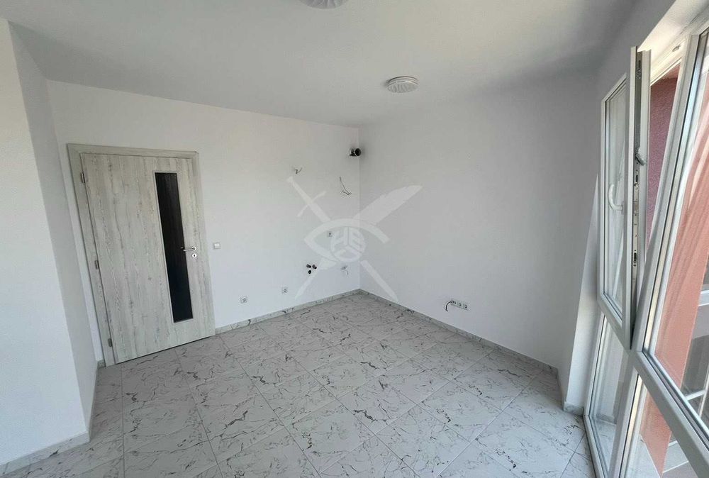 Продава се Двустаен апартамент в к.к. Слънчев бряг - 55 кв.м за 1400 €/кв.м - Снимка #3