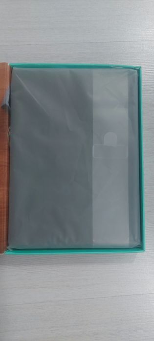 Калъф с клавиатура Logitech Slim Folio за iPad Air (3-то поколение)