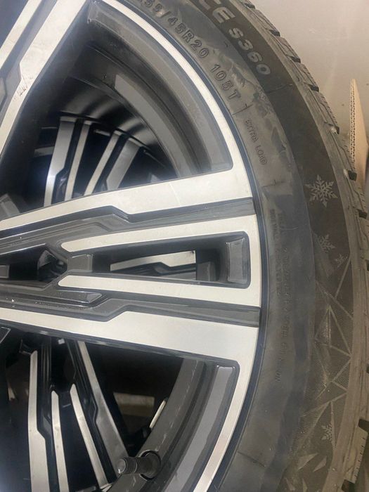 Продаю комплект зимних колес для Voyah Free