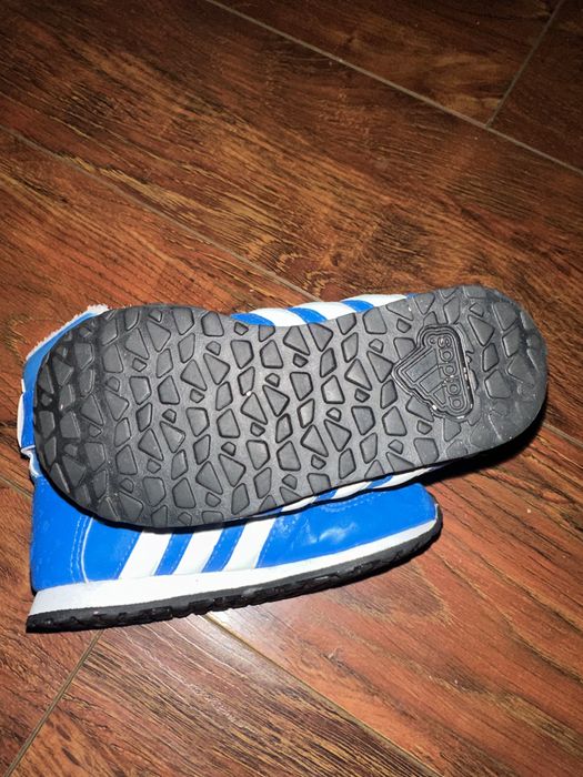 Адидас ботушки 24 н