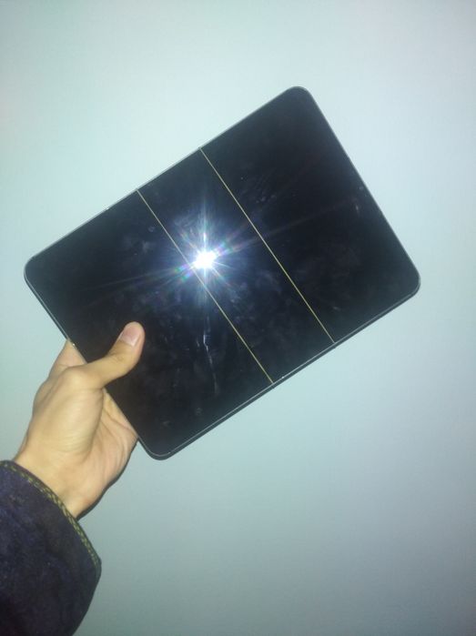 Ipad ekrani bilan kamerasi ishlidi