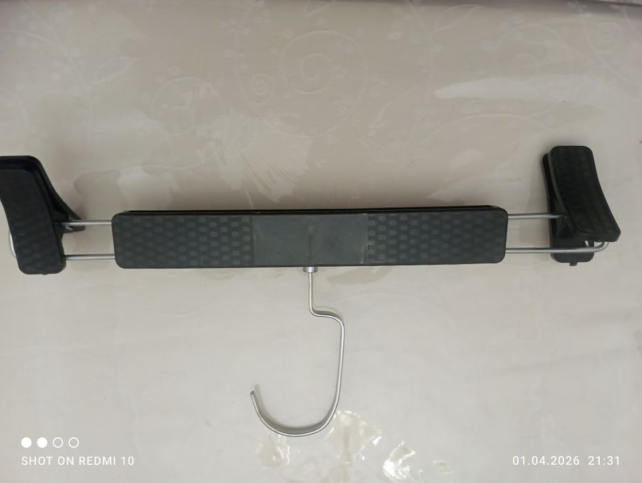 Продам вешалки и Буратино