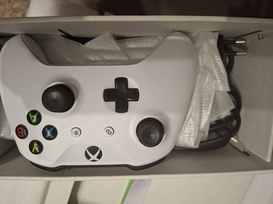 Продам Xbox ONE 1 TB