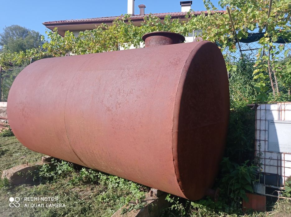 Продавам цистерна 10 кубика