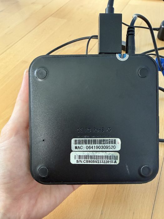 Продам Smart TV приставку Tanix Android TV Box.