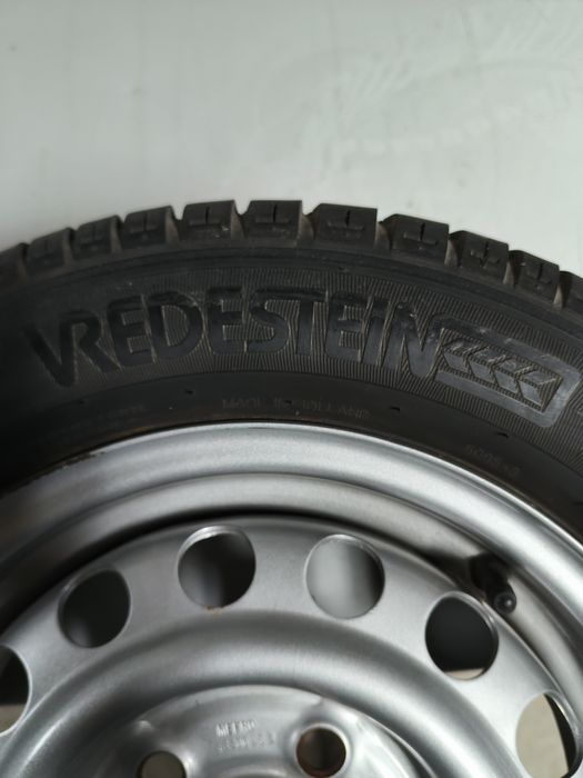 Продавам нова джанта с гума 13 цола 5×112 за каравана