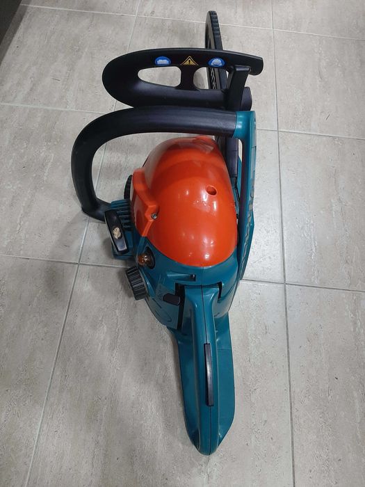 Бензинова резачка Makita DCS4610