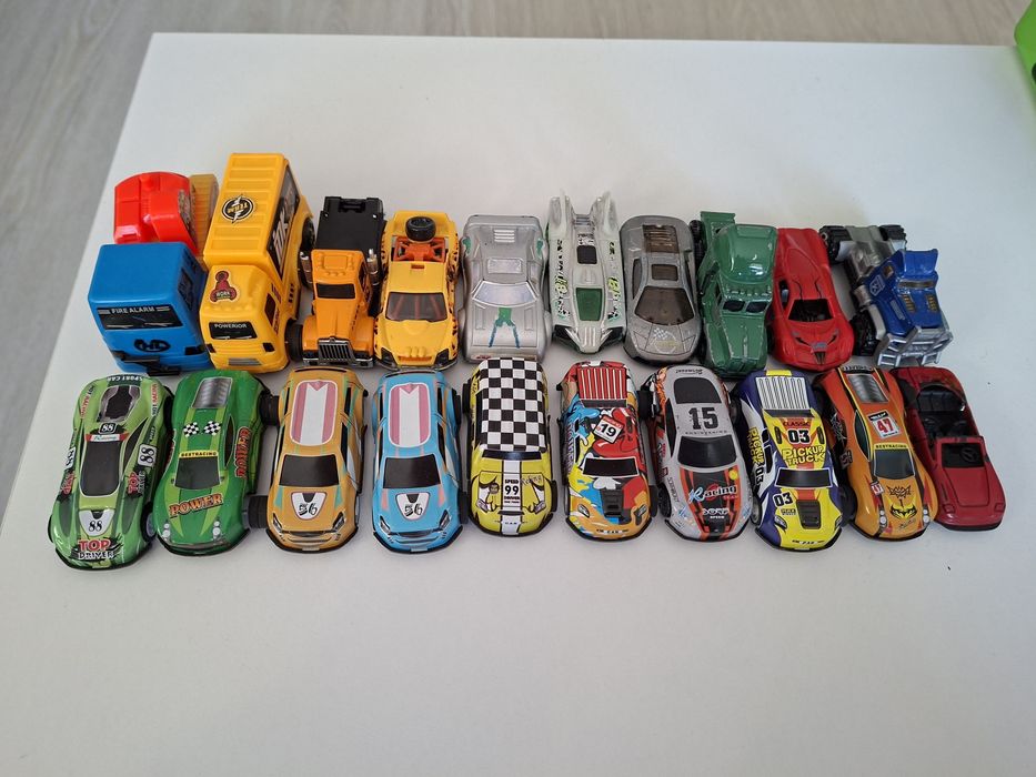 Лот  20 бр колички