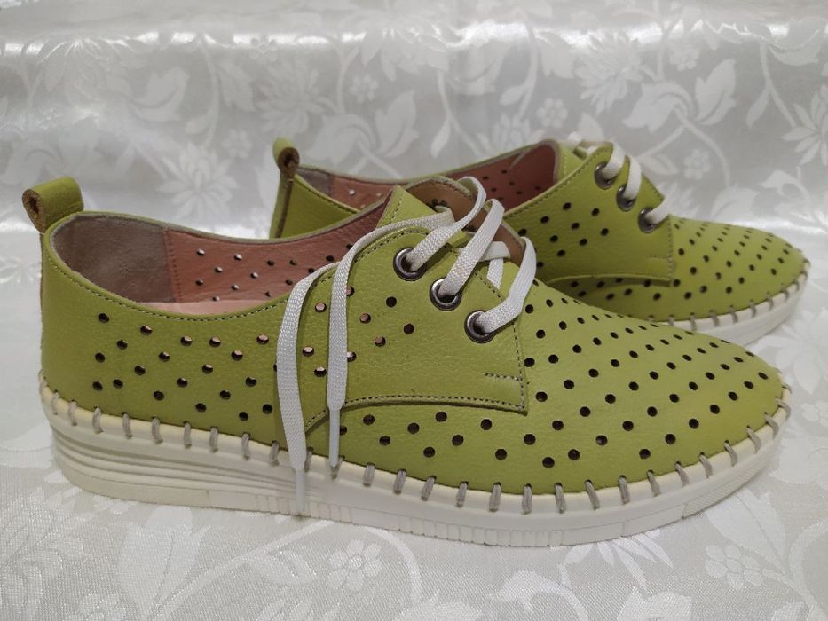 Ботинки на танкетке.