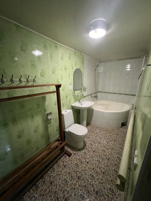 Sotuvga hovli uy, 6 sotix 6 xona, SROCHNO SOTILADI