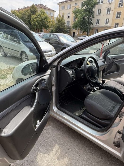 Продавам форд фокус 1.8 tdci