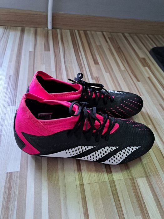 Футболни обувки Адидос