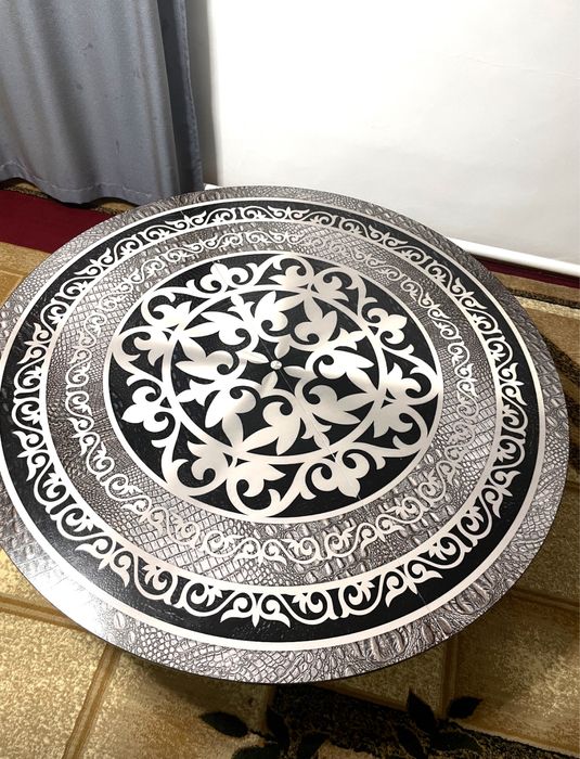 Стол азиатский