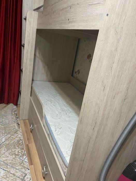 Продам двухярусный кровать