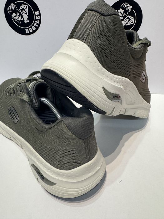 Маратонки SKECHERS .Номер 43