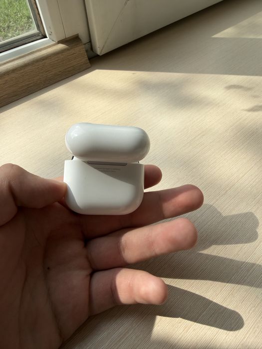 Продам ориг эйрподсы 4